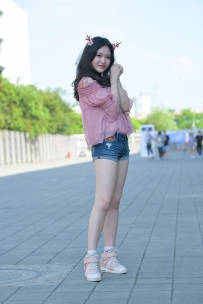 【精选街拍】Vol.0048 粉色衣服热裤可爱女孩 [81P-1.63GB]