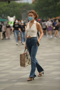 【精选街拍】Vol.2670 百搭喇叭牛仔裤 [100P-2.26GB]