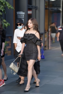 【精选街拍】Vol.2937 黑色吊带裙 [67P-1.42GB]