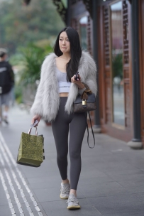 【精选街拍】Vol.1855 摩登爱恋豹子毛编织美女 [103P+1V-1.30GB]