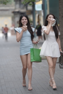 【精选街拍】Vol.3018 柔美如水蓝色修身裙 [267P-2.66GB]