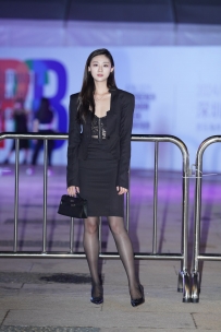 【精选街拍】Vol.2714 魅力通勤风 [124P+2V-2.32GB]