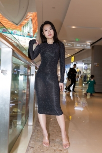 【精选街拍】Vol.1303 盛夏黑色长裙 [446P+5V-10.5GB]