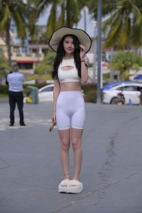 【精选街拍】Vol.1795 不吃鸡蛋街拍作品 - 白色短裤美女 [715P+2V-17.3GB]